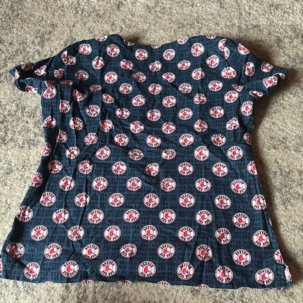 Red Sox scrub top - Picture 3 of 8